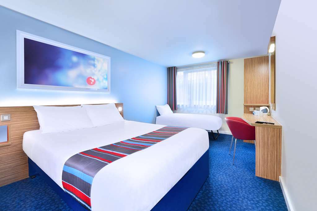 Travelodge Bromsgrove Marlbrook الغرفة الصورة
